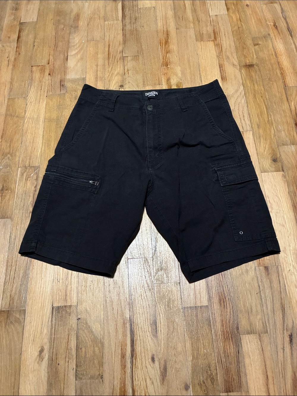 Denizen from Levi's Black Men's Cargo Shorts with Multiple Utility Pockets